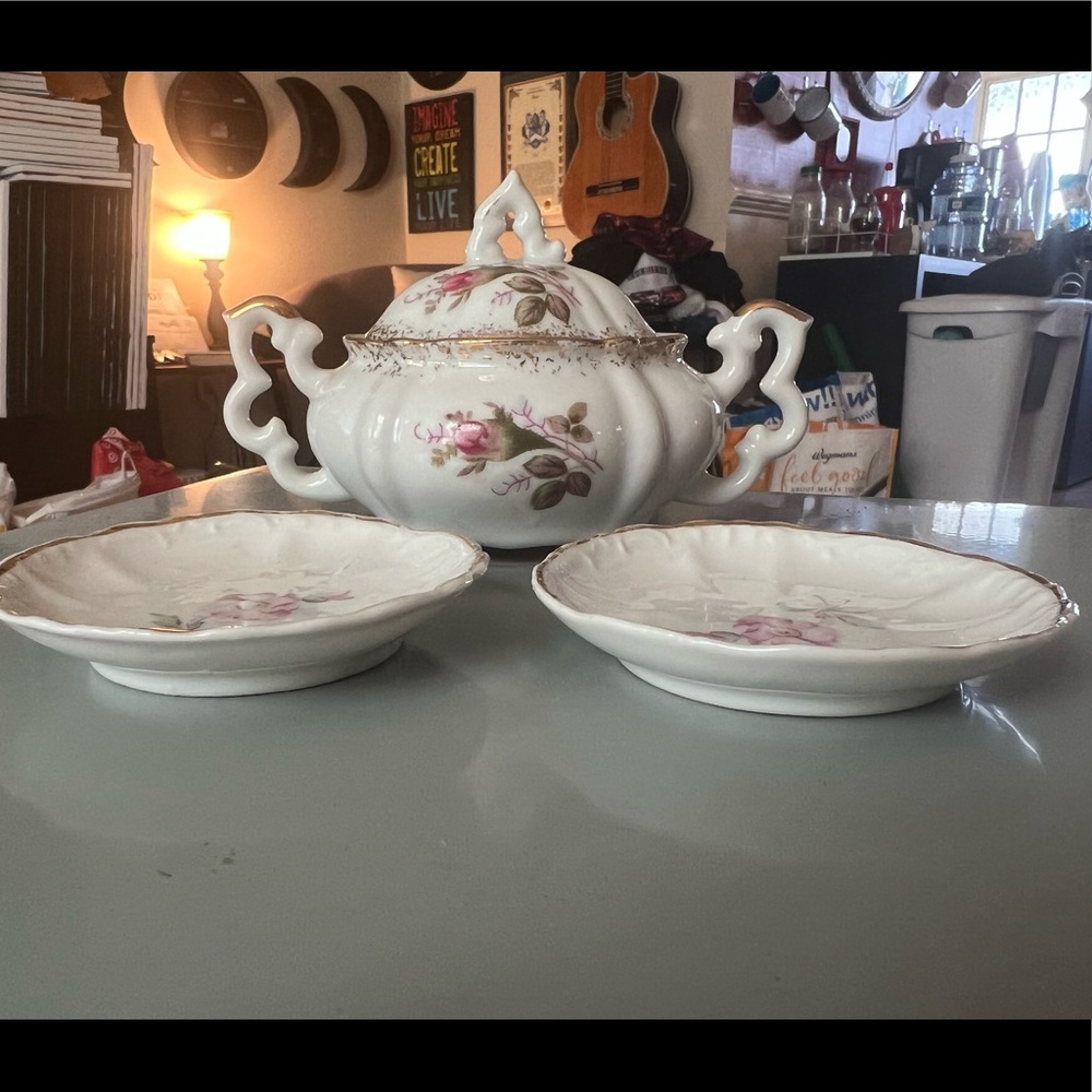 Miniature Tea Sets - No Label - Good Condition - Picture 3 of 5